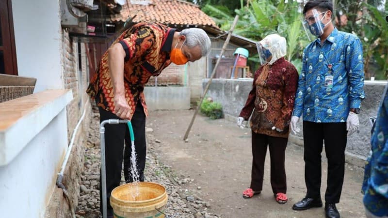 Bantuan Air Bersih dari Pemprov Jateng Disambut Gembira Ribuan Warga Purworejo