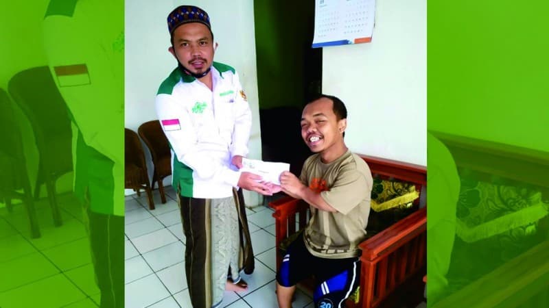 LAZISNU Majalengka Salurkan Infaq untuk Warga yang Sakit