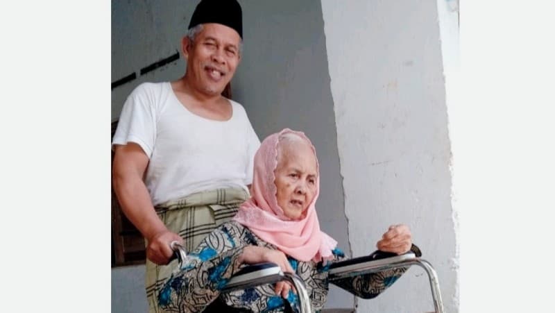 Innalillahi, Hj Zainab Ibunda Ketua PWNU Jatim Wafat