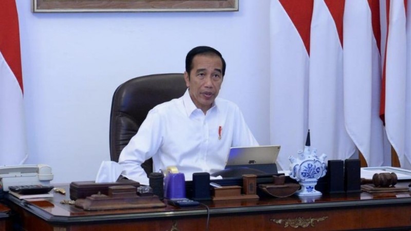 Di Tengah Derasnya Kritik, Jokowi Tetap Teken UU Cipta Kerja