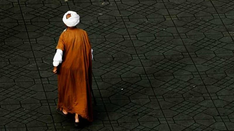 Menyikapi Orang Berkerumun