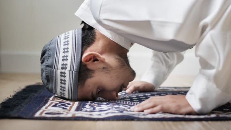 Ini Empat Penghalang Shalat Tahajud