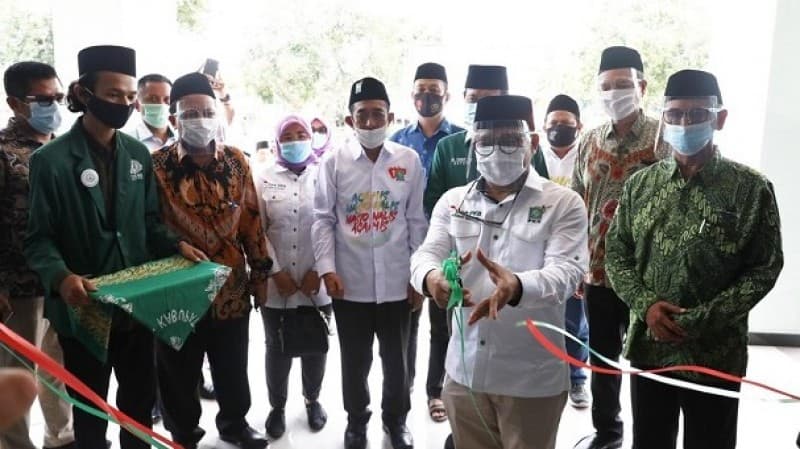 Wakil Ketua DPR RI Resmikan ITS NU Pekalongan