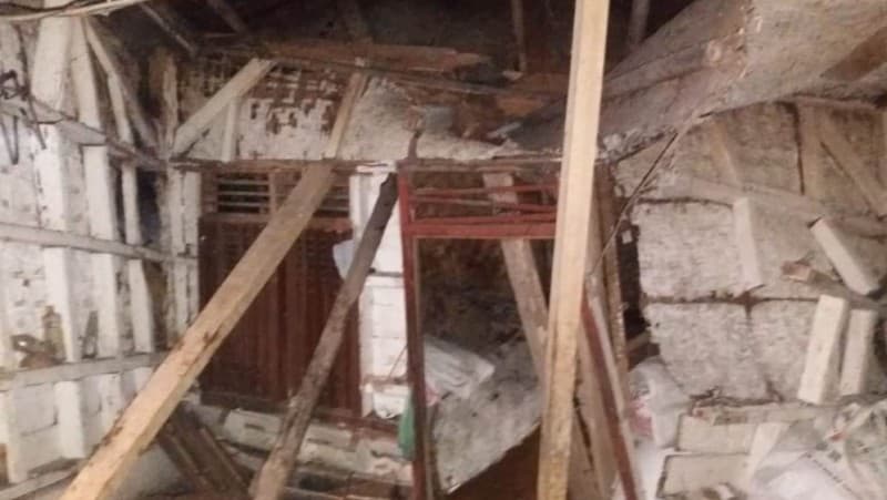 Tanah Longsor Rusak Rumah Warga di Cilacap