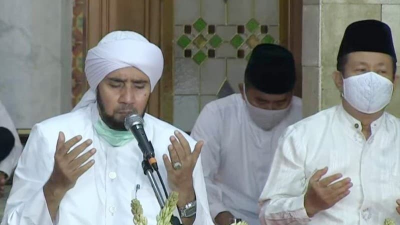 Habib Syech: Dengan Shalawat, Semoga Allah Mengangkat Wabah Covid-19