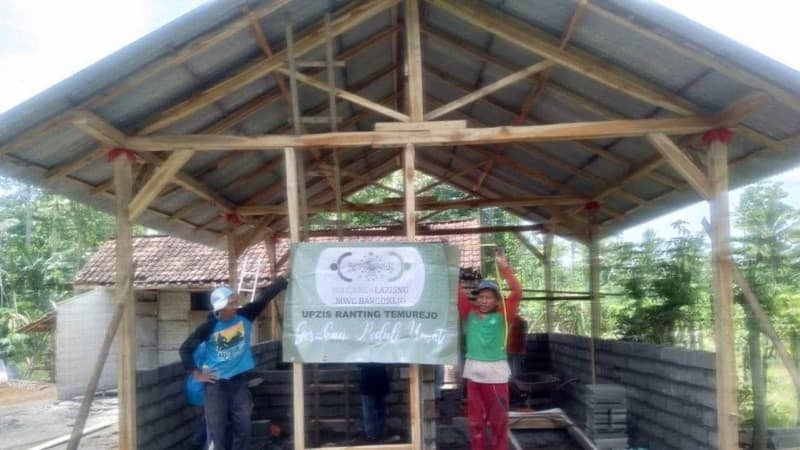 LAZISNU Banyuwangi Akhiri Tahun 2020 dengan Bedah Rumah