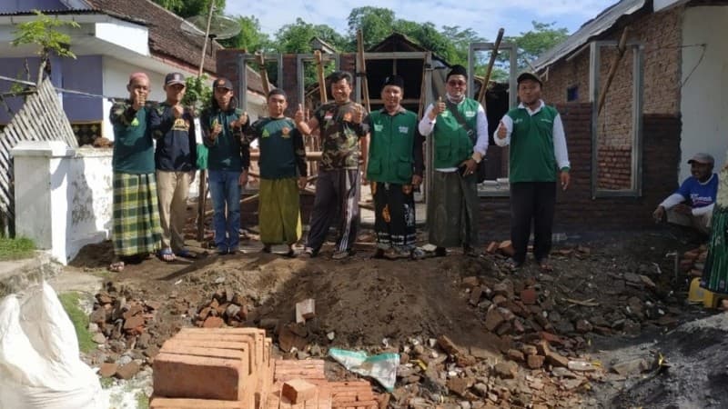 Ranting NU Sememu Lumajang Bedah Rumah Nenek Sebatang Kara