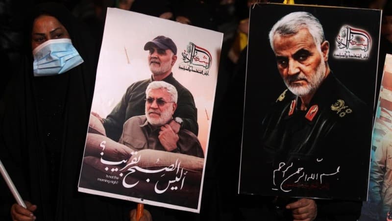 Peringati Setahun Kematian Soleimani, Ribuan Pendemo di Baghdad: 'AS Setan Besar'