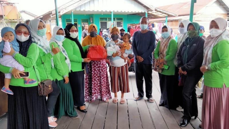 Peduli Korban Kebakaran di Palangka Raya, Fatayat NU Kalteng Salurkan Bantuan