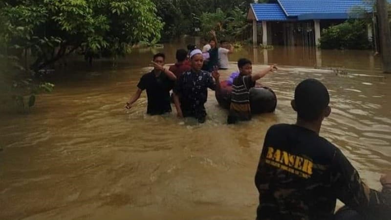 Banser Kalsel Fokus Bantu Warga di Dataran Rendah yang Masih Terendam Banjir