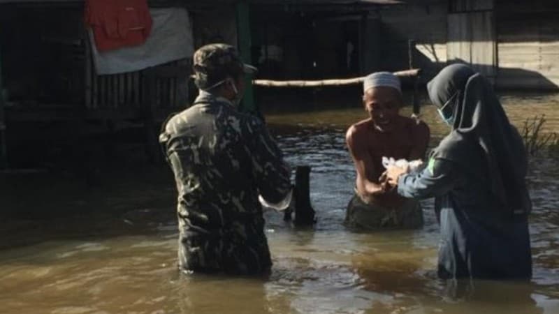 Relawan NU Terjang Banjir Salurkan Bantuan ke Kalsel