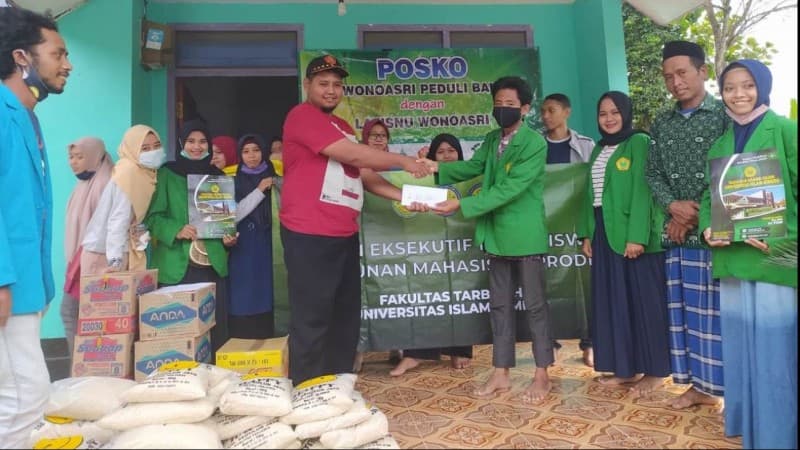 Galang Dana di Jalan, Mahasiswa UIJ Sumbang Korban Banjir
