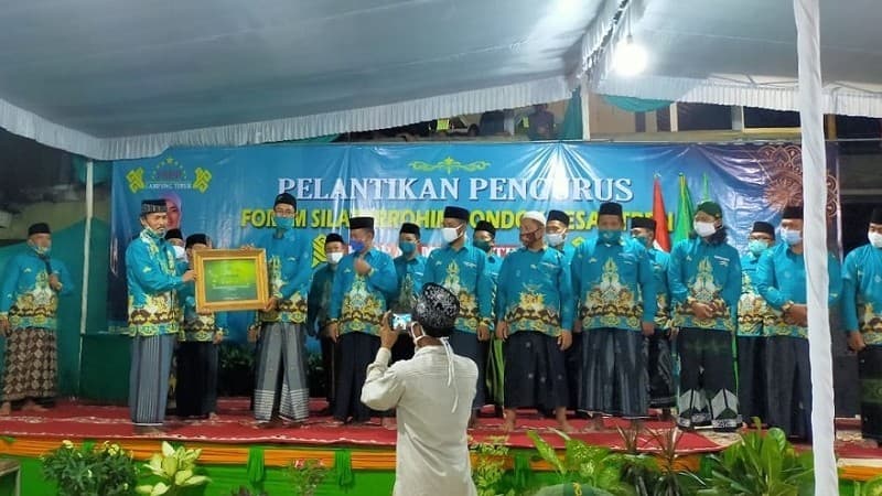 Ilmu Bersanad dan Paripurna di Pesantren Mampu Tangkal Radikalisme