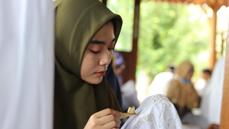 Pelajar Pati Asah Kemampuan Membatik dan Fotografi