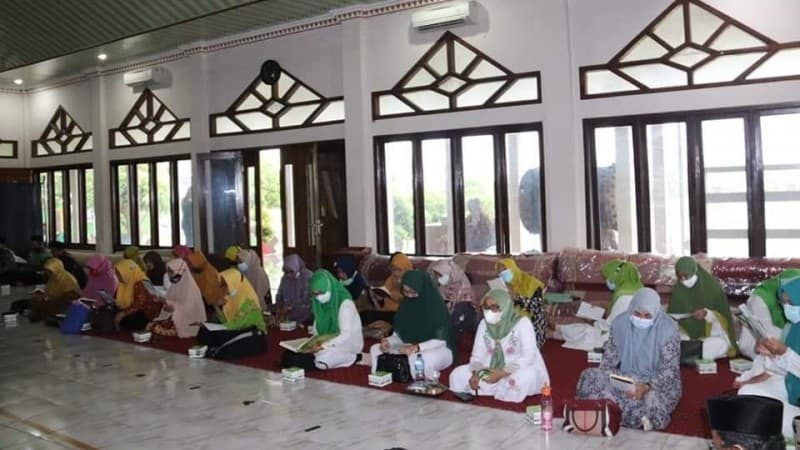 Kabupaten Ini Gelar Khataman Qur’an 12.000 Kali Songsong HUT Ke-12