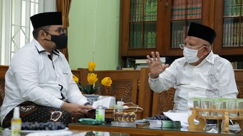 Pesan KH Syukron Ma'mun untuk Menteri Agama: Perhatikan Kiai Kampung