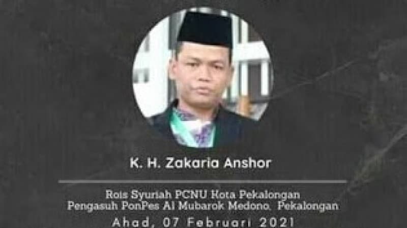 Habib Luthfi di Tengah Momen Pemakaman KH Zakaria Ansor