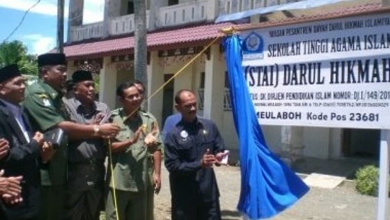 STAI Darul Hikmah Aceh Barat Beri Beasiswa Guru dan Hafiz