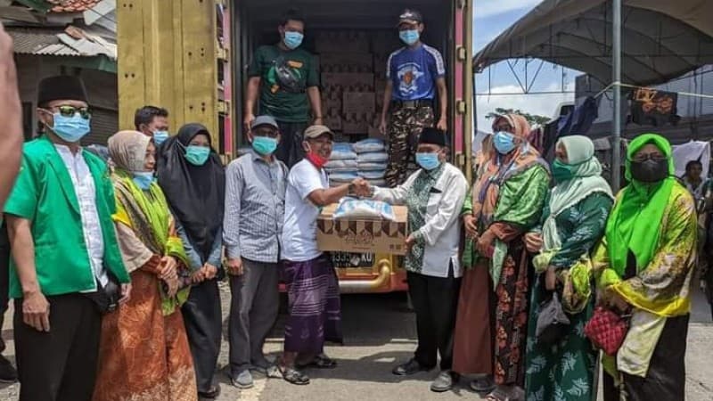 NU Arjawinangun Bantu Korban Banjir Indramayu dan Subang
