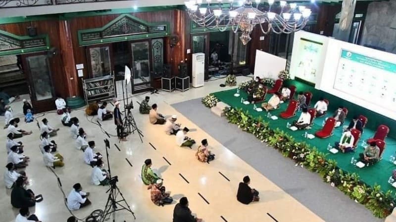 Fadilah Wirid 'Ya Hayyu Ya Qoyyum' dan Pesantren Mamba'ul Ma'arif Denanyar