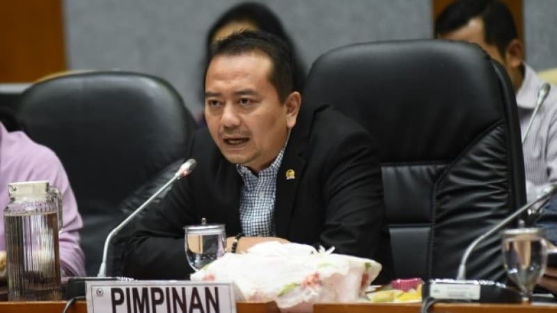 Komisi X DPR Kritik Diktum Multitafsir dalam SKB Seragam Sekolah