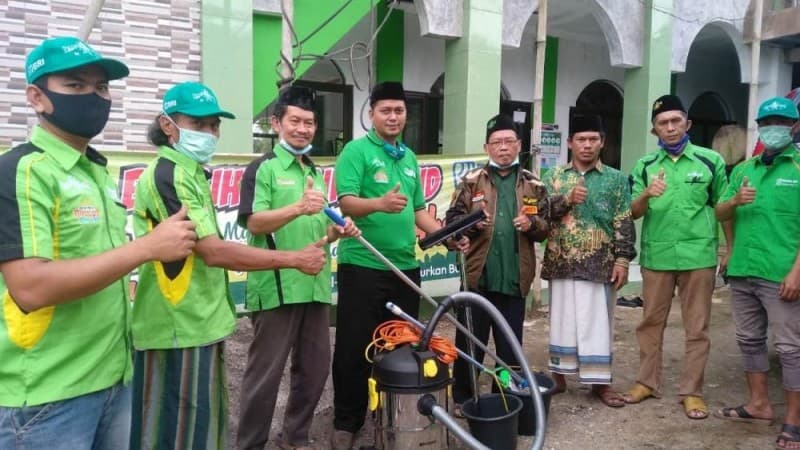 Bersih-bersih Masjid di Bogor Perkuat Silaturahim Pengurus LTMNU dengan Takmir