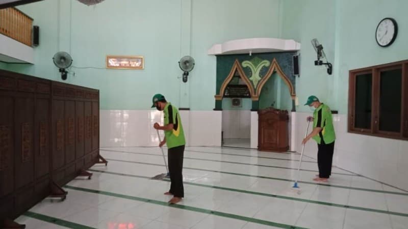 Bersih-bersih Masjid di Jateng, LTMNU Ingatkan Doa Umat Muslim