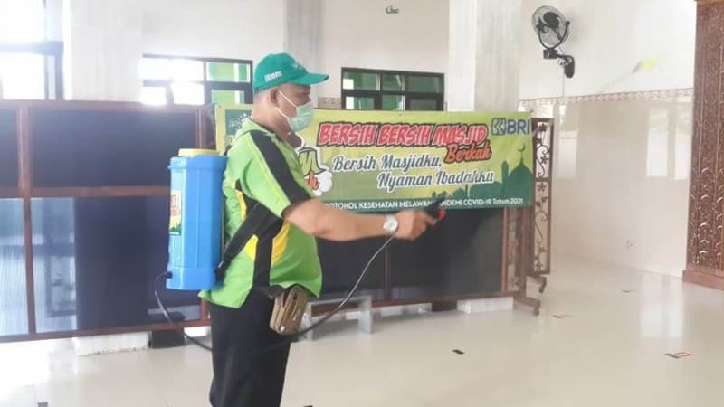 LTMNU Kawal Tradisi Bersihkan Masjid dengan 'BBM Berkah'