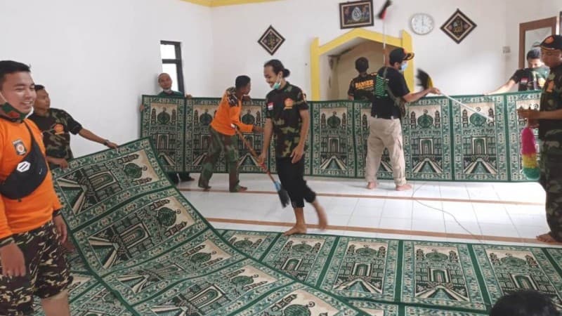 Sambut Isra’ Mi’raj, GP Ansor Kaliwates Jember Gelar  ‘Gerebek Mushala’