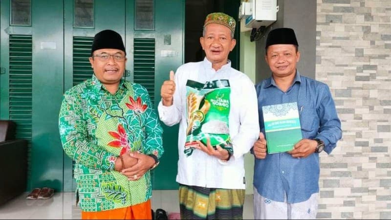 Berdayakan Petani, Tokoh NU Jember Luncurkan Produksi Beras Lokal