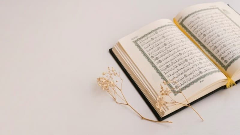 Tafsir Surat At-Taubah Ayat 34-35: Memahami Larangan Menimbun Harta