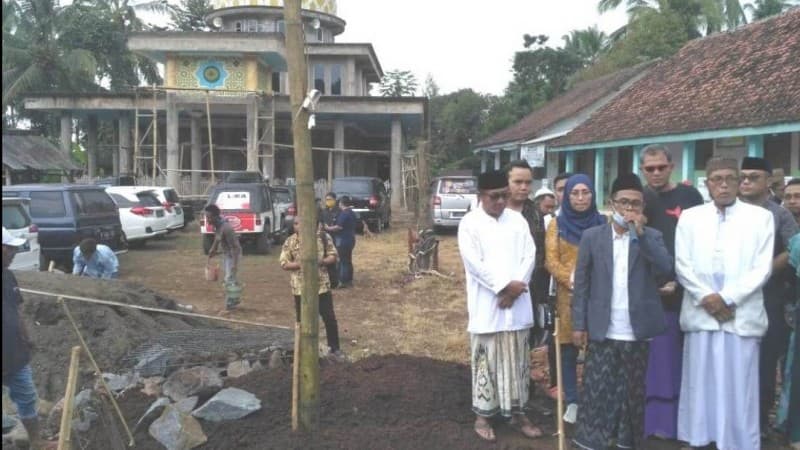 Reseller Kopi Produk Pesantren Ihya’ussunnah Jember Bangun Asrama Santri