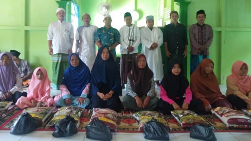Gandeng LDNU, LAZISNU Melawi Salurkan Sembako untuk Yatim dan Duafa 