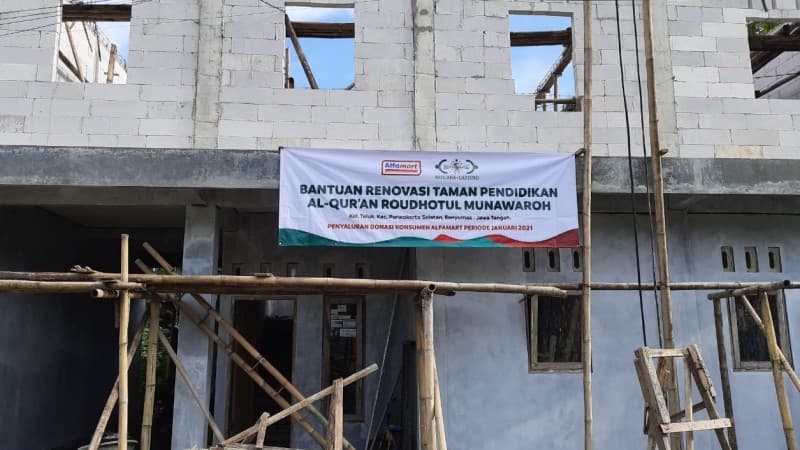 LAZISNU Salurkan Bantuan Renovasi Pesantren dan TPQ di Empat Kabupaten