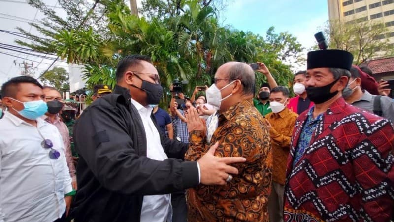 Menag Kunjungi Lokasi Ledakan Bunuh Diri di Gereja Katedral Makassar