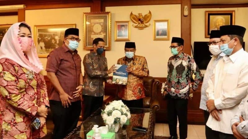 Kepada Mendikbud, Ketum PBNU Sampaikan Prinsip Cinta Tanah Air KH Hasyim Asy'ari