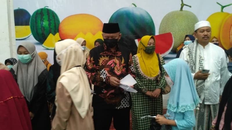 Mantan Penjual Es Keliling Jember, Kini Bagikan Zakat Mal Rp2,288 Miliar