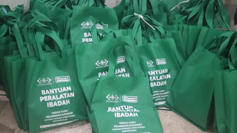 NU Care Bagikan Sarana Ibadah untuk Santri, Guru Ngaji, dan Dhuafa
