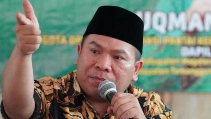Ratusan WNA China Masuk Indonesia, Wakil Komisi II DPR: Ah, Embuh!