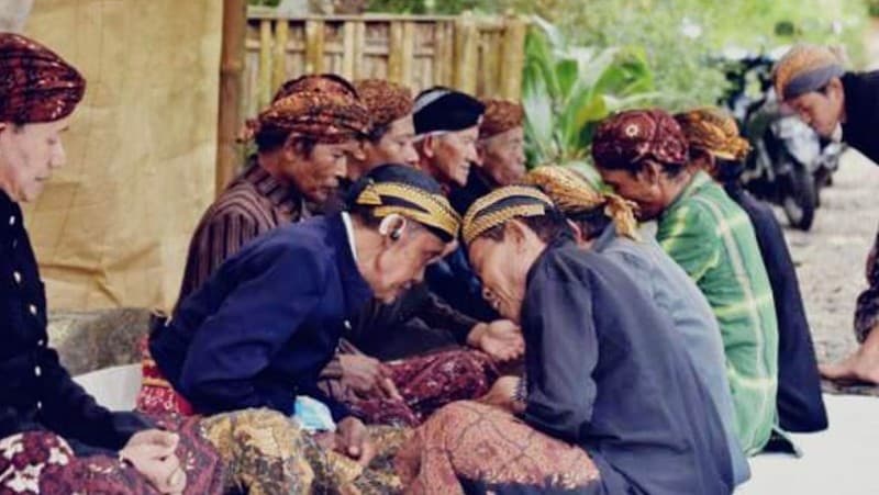 Masyarakat Pengikut Islam Aboge di Banyumas Raya Lebaran Jumat