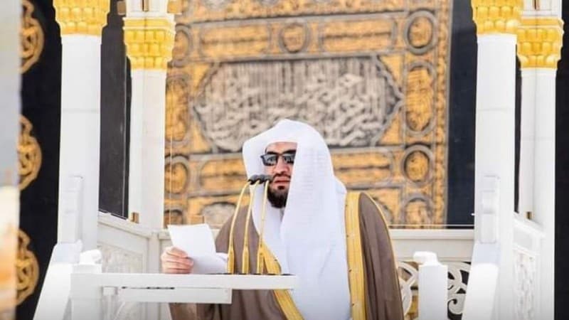Imam Masjidil Haram Selamat dari Serangan Pria Bersenjata saat Berkhutbah