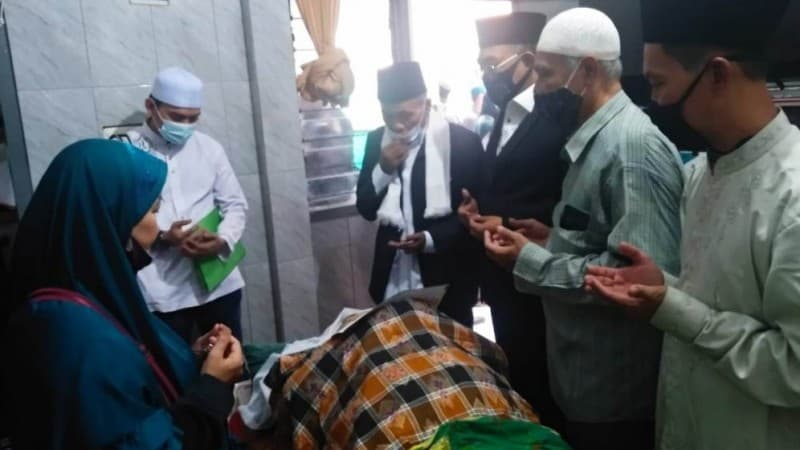 KH Kamaluddin Machsan Penegak Disiplin Para Santri