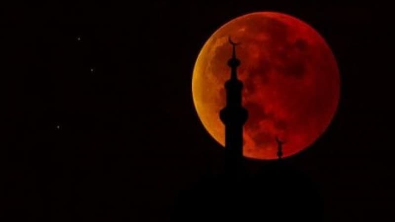 Penjelasan Kenapa Gerhana Bulan Total Berwarna Merah