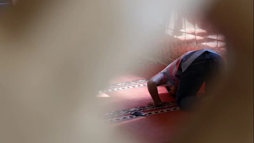 Khutbah Jumat Bahasa Sunda: Mungkas Akhir Taun ku Tobat ka Alloh