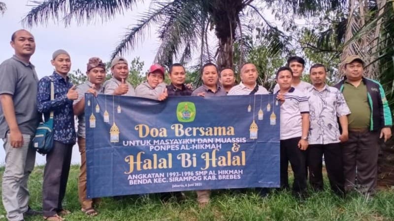 Reuni Alumni Al-Hikmah Brebes Diisi Doa Bersama untuk Kiai dan Nyai