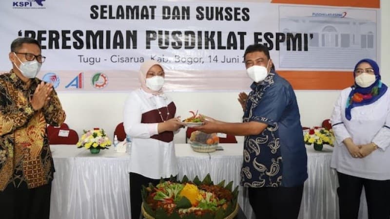 Menaker Resmikan Pusdiklat FSPMI, Said Iqbal: Pandangan Boleh Berbeda, Peningkatan SDM Buruh Harus Satu Tujuan