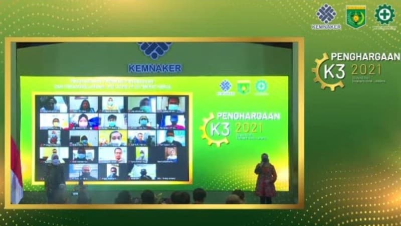 Terminal Bahan Bakar Tuban dan Madiun Raih Penghargaan Nol Kecelakaan Kerja dari Kemnaker