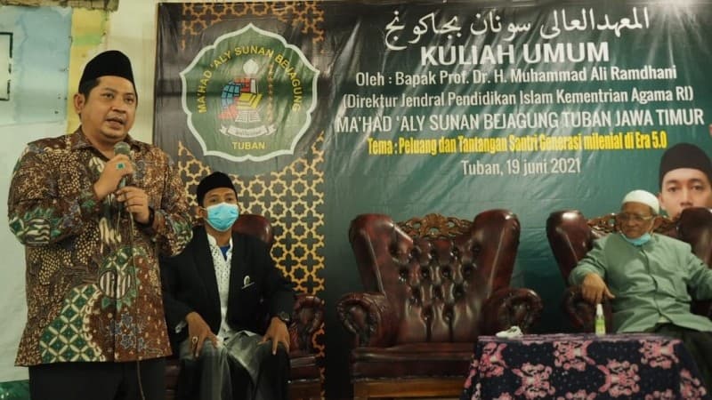 Tingkatkan Kualitas Santri dengan Keterampilan Teknologi