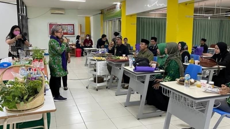 Pergunu Jakarta Belajar Meracik Herbal ke STAB Nalanda