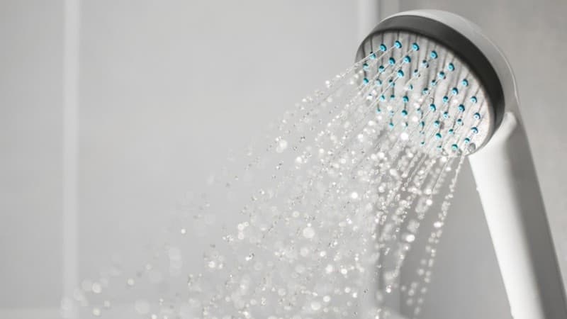 Hukum Membasuh Rontokan Rambut saat Mandi Junub